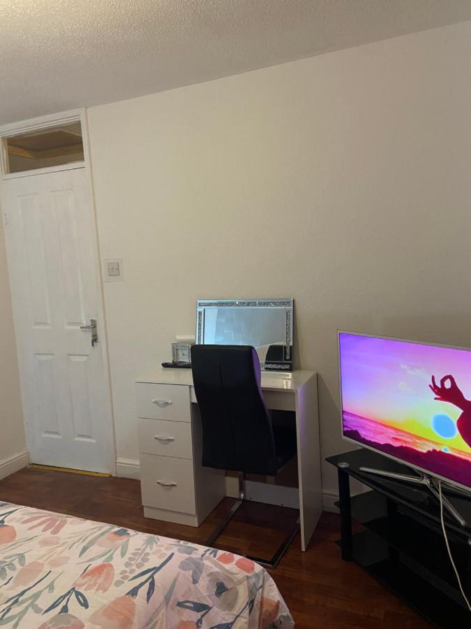 King Room In Warrington Exteriér fotografie